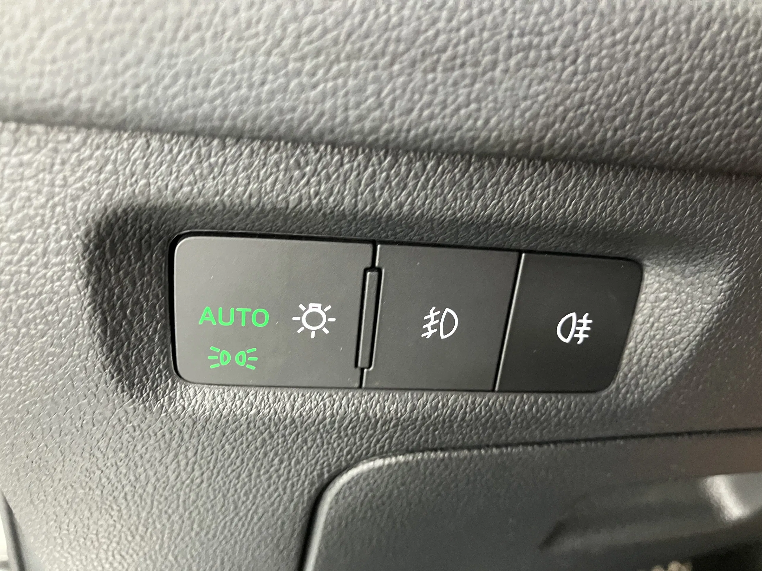 Skoda Octavia Combi 2.0 TDI Premium | Bild 12 von 15