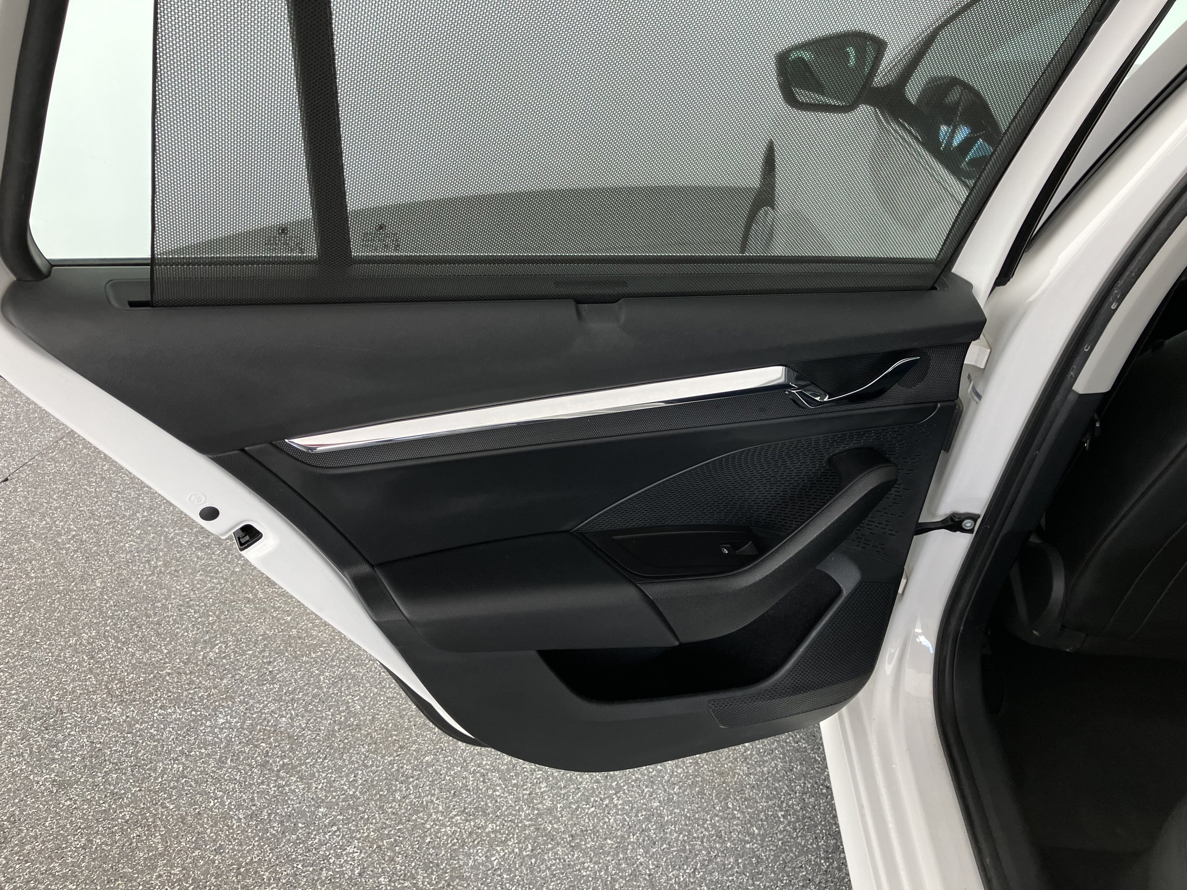 Skoda Octavia Combi 2.0 TDI Premium | Bild 4 von 15