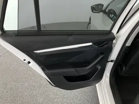 Skoda Octavia Combi 2.0 TDI Premium | Thumbnail 4 von 15