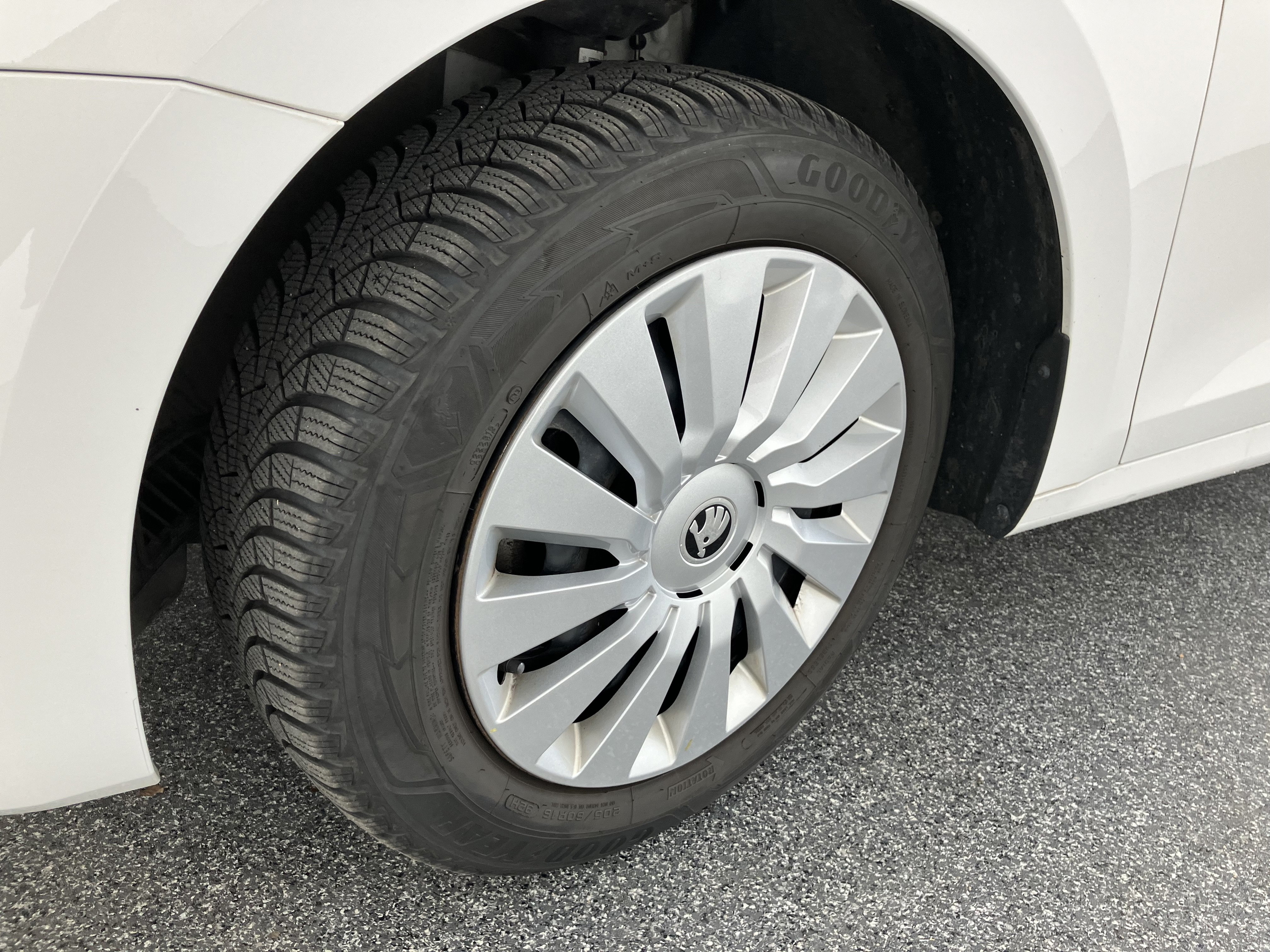 Skoda Octavia Combi 2.0 TDI Premium | Bild 8 von 15