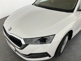 Skoda Octavia Combi 2.0 TDI Premium | Thumbnail 9 von 15