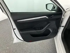 Skoda Octavia Combi 2.0 TDI Premium | Thumbnail 10 von 15