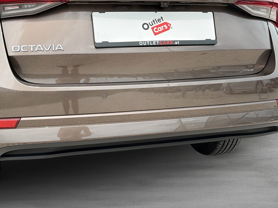 Skoda Octavia Combi 2.0 TDI Ambition | Bild 21 von 24