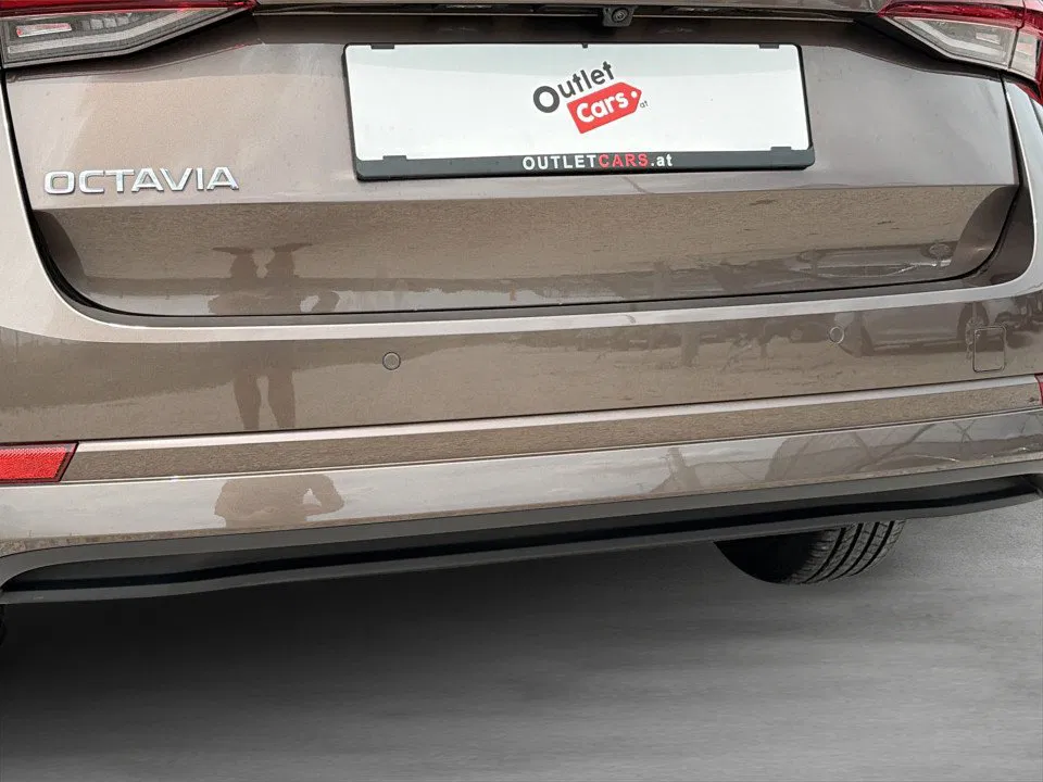Skoda Octavia Combi 2.0 TDI Ambition | Bild 21 von 24