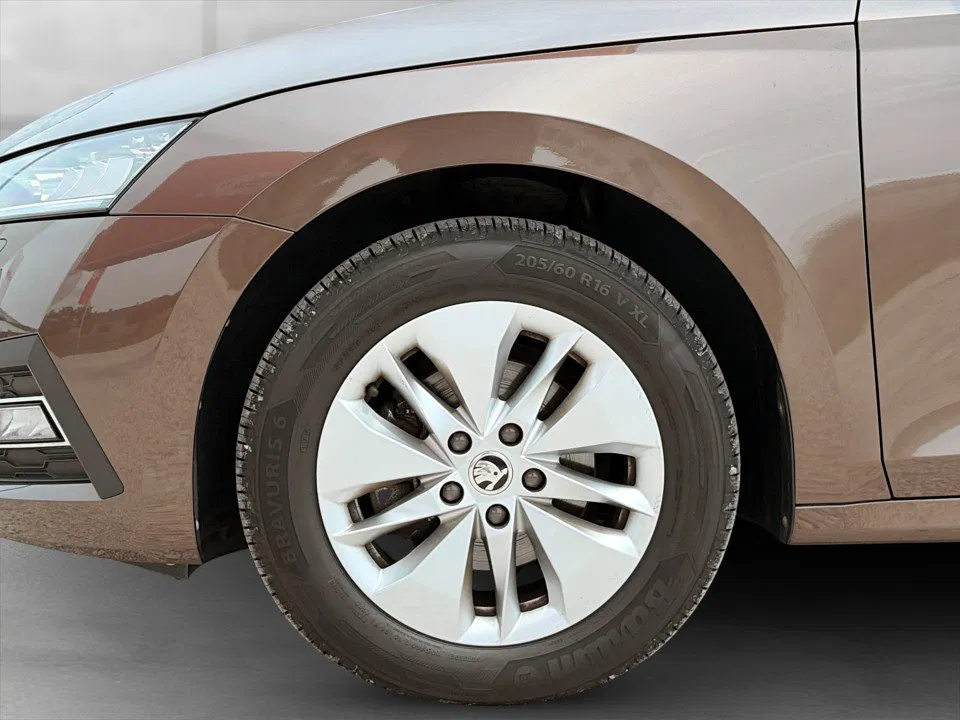 Skoda Octavia Combi 2.0 TDI Ambition | Bild 7 von 24