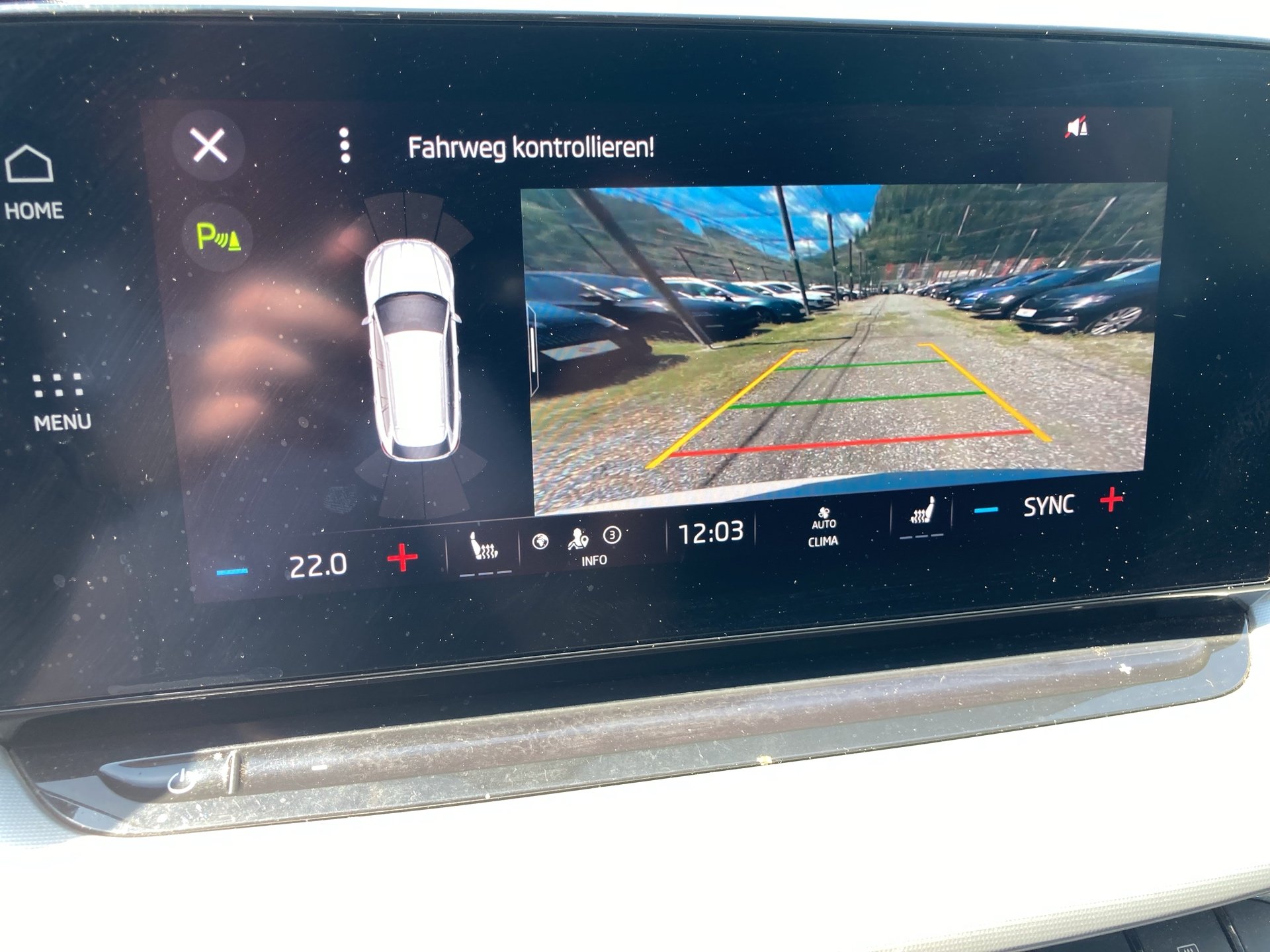 Skoda Octavia Combi 2.0 TDI Style | Bild 16 von 27