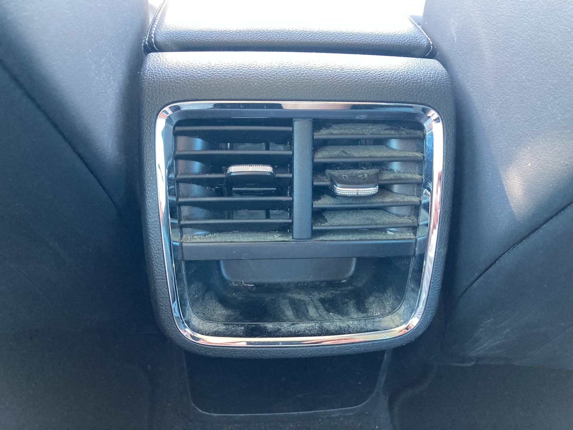 Skoda Octavia Combi 2.0 TDI Style | Bild 18 von 27