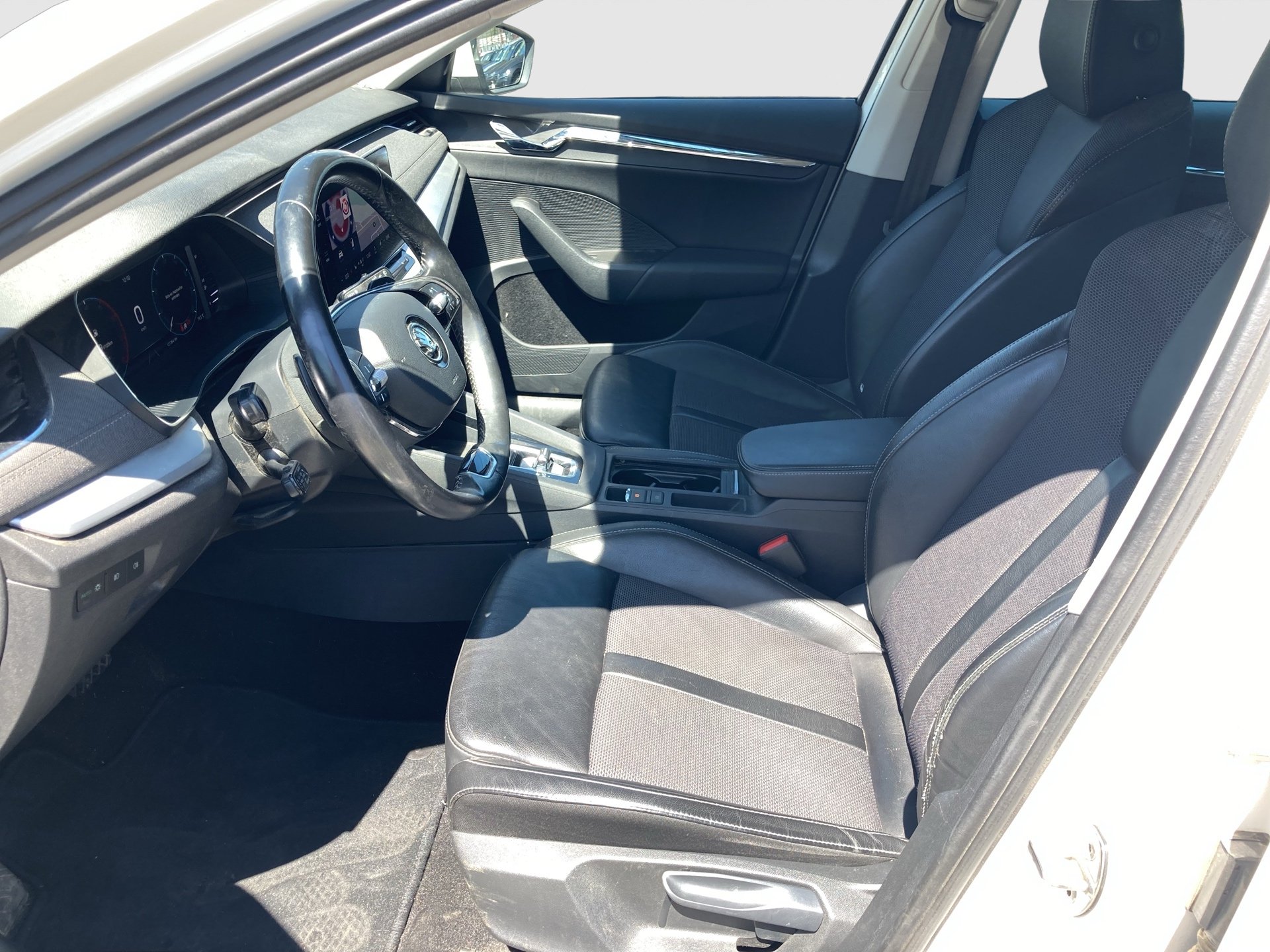 Skoda Octavia Combi 2.0 TDI Style | Bild 8 von 27