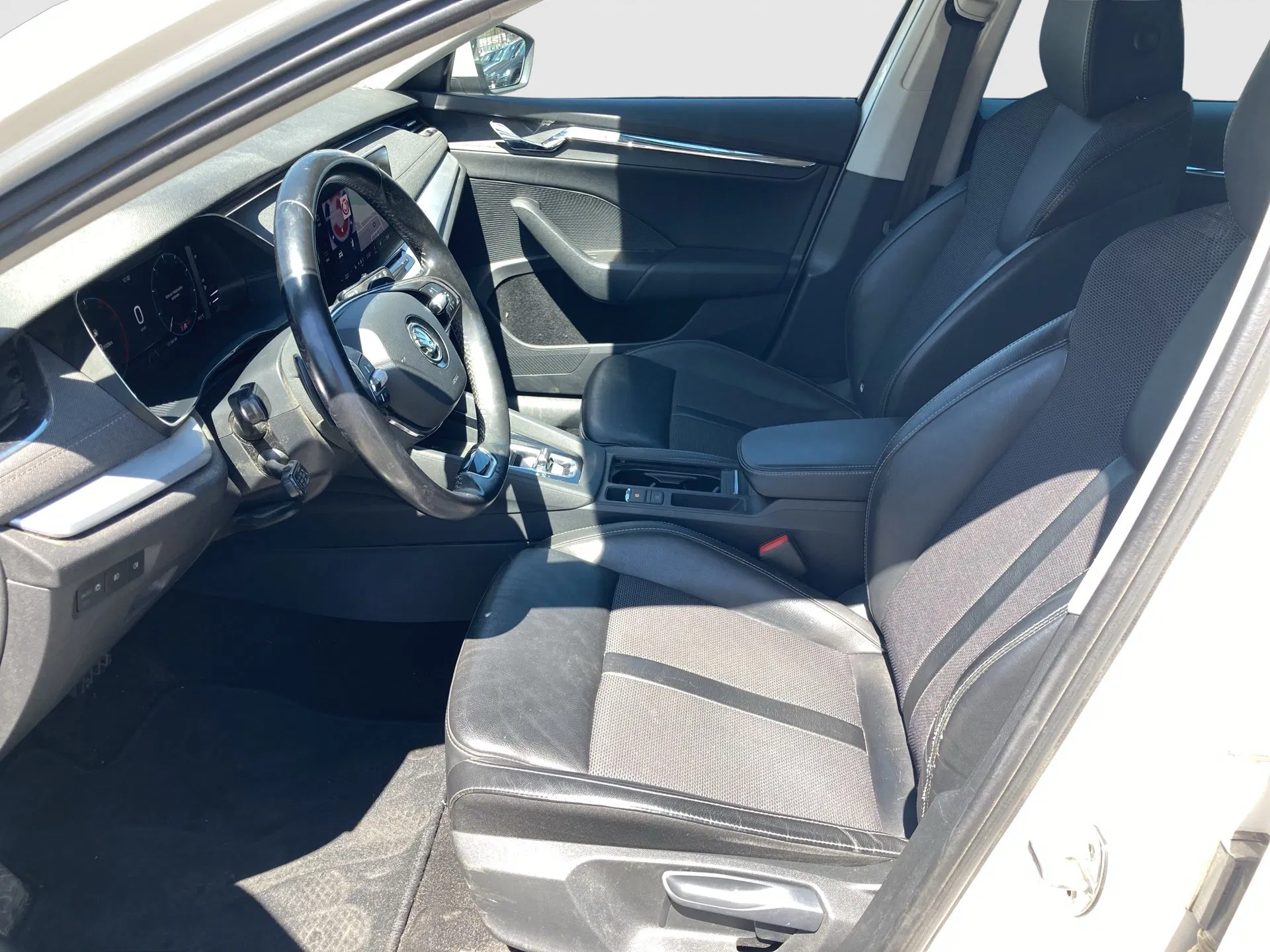 Skoda Octavia Combi 2.0 TDI Style | Bild 8 von 27