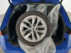 Skoda Octavia Combi 2.0 TDI Premium | Thumbnail 29 von 30