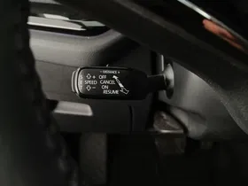 Skoda Octavia Combi 2.0 TDI Premium | Thumbnail 19 von 30