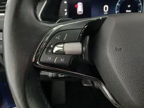 Skoda Octavia Combi 2.0 TDI Premium | Thumbnail 17 von 30