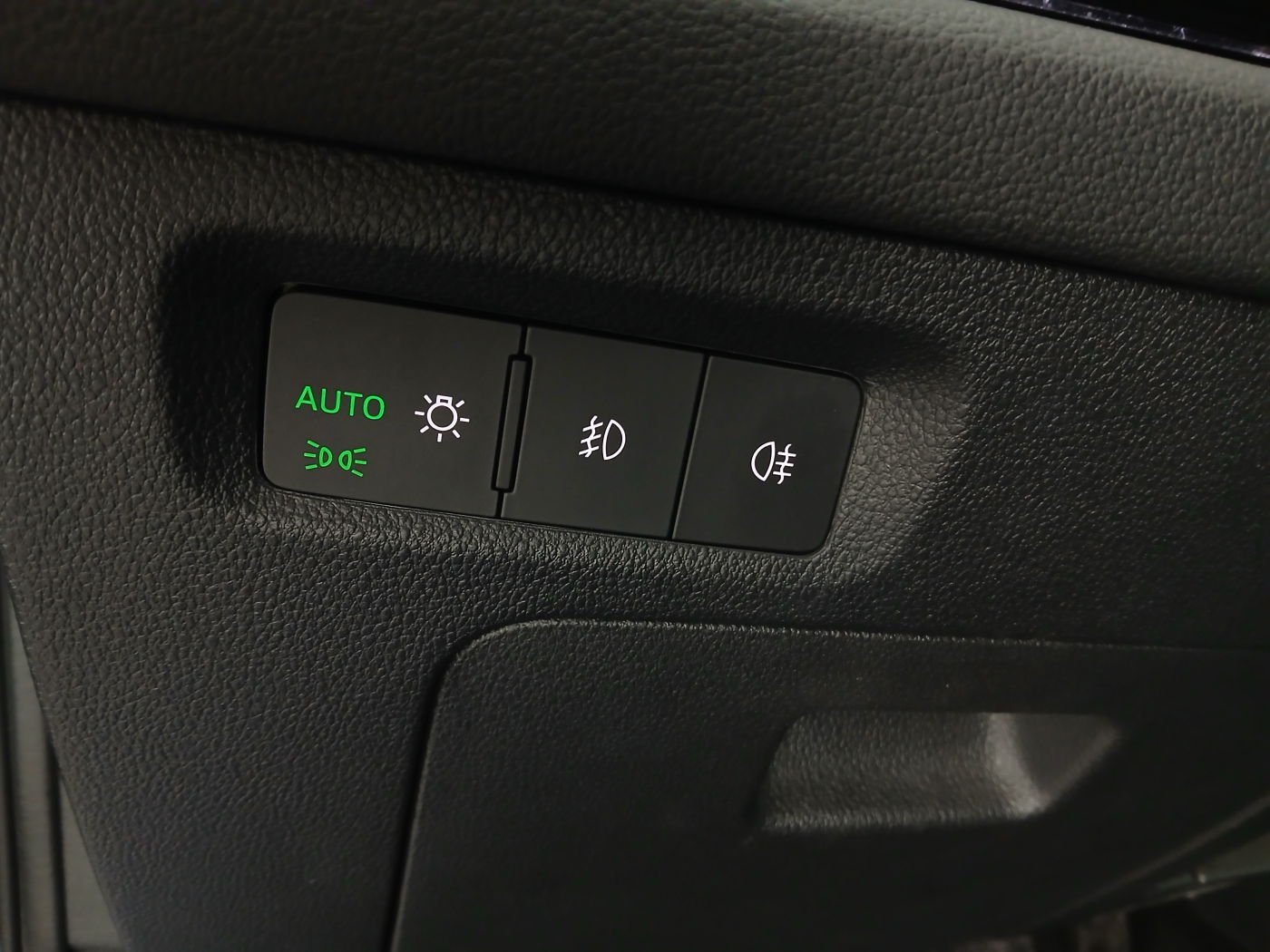 Skoda Octavia Combi 2.0 TDI Premium | Bild 12 von 30