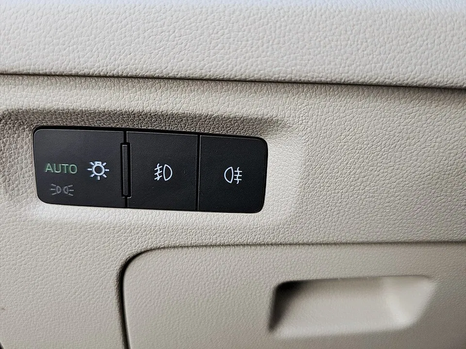 Skoda Octavia Combi 2.0 TDI Style | Bild 20 von 24
