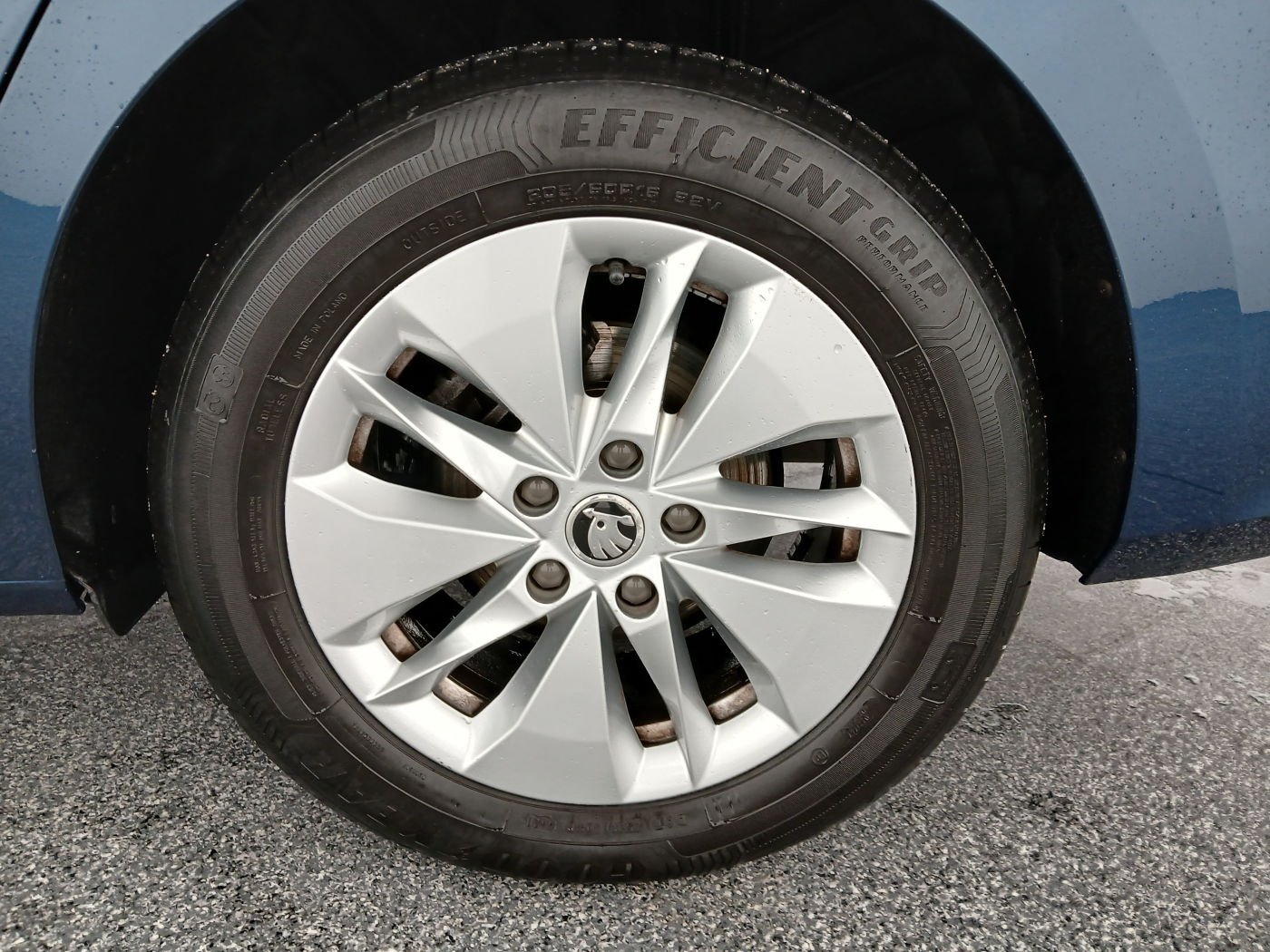 Skoda Octavia Combi 2.0 TDI Ambition | Bild 2 von 23