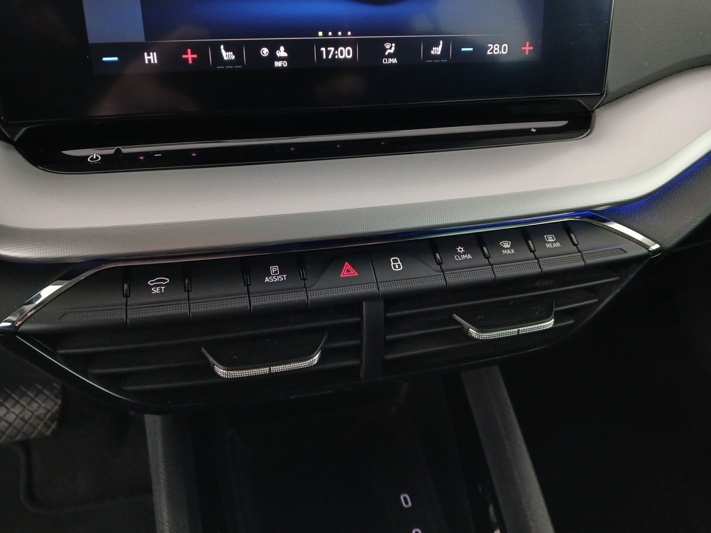 Skoda Octavia Combi 2.0 TDI Ambition | Bild 14 von 23