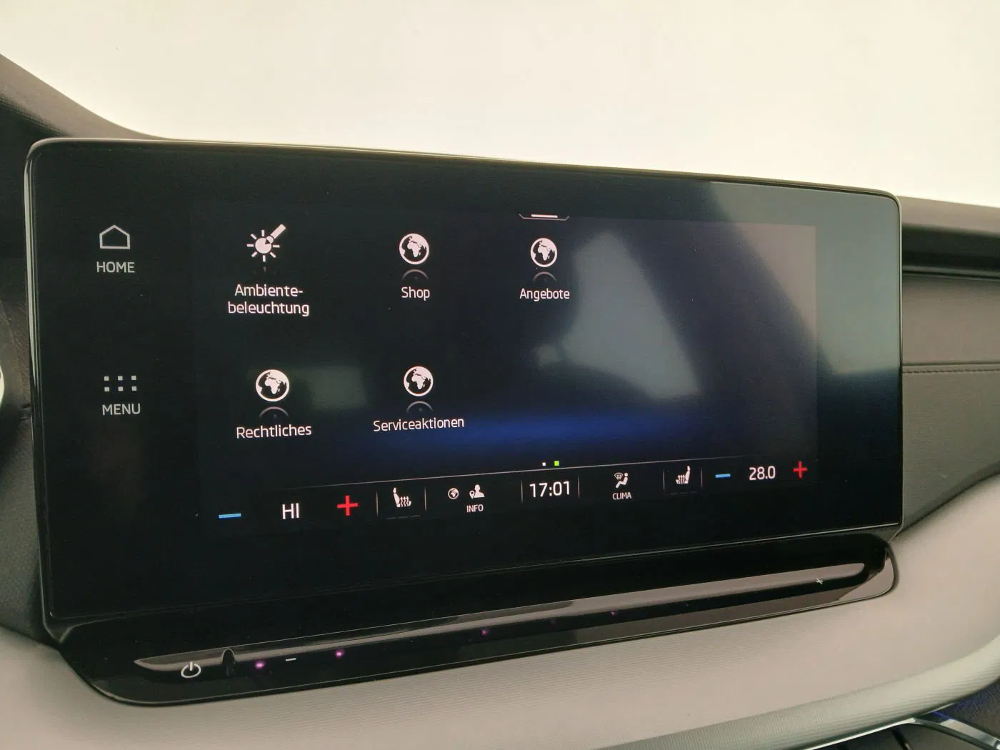 Skoda Octavia Combi 2.0 TDI Ambition | Bild 17 von 23