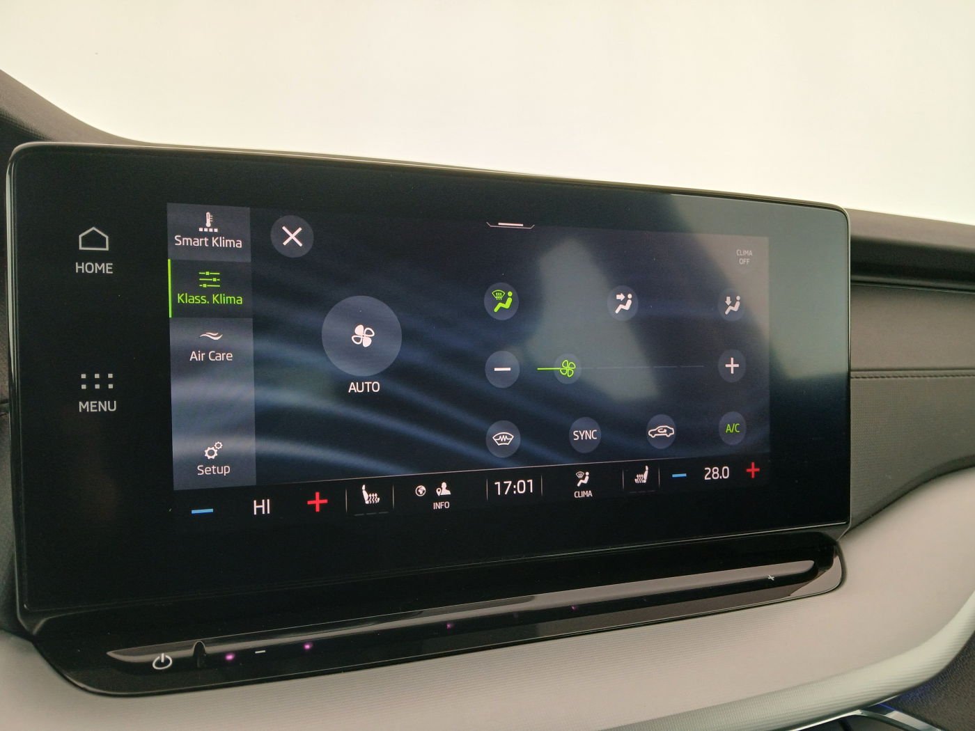 Skoda Octavia Combi 2.0 TDI Ambition | Bild 21 von 23