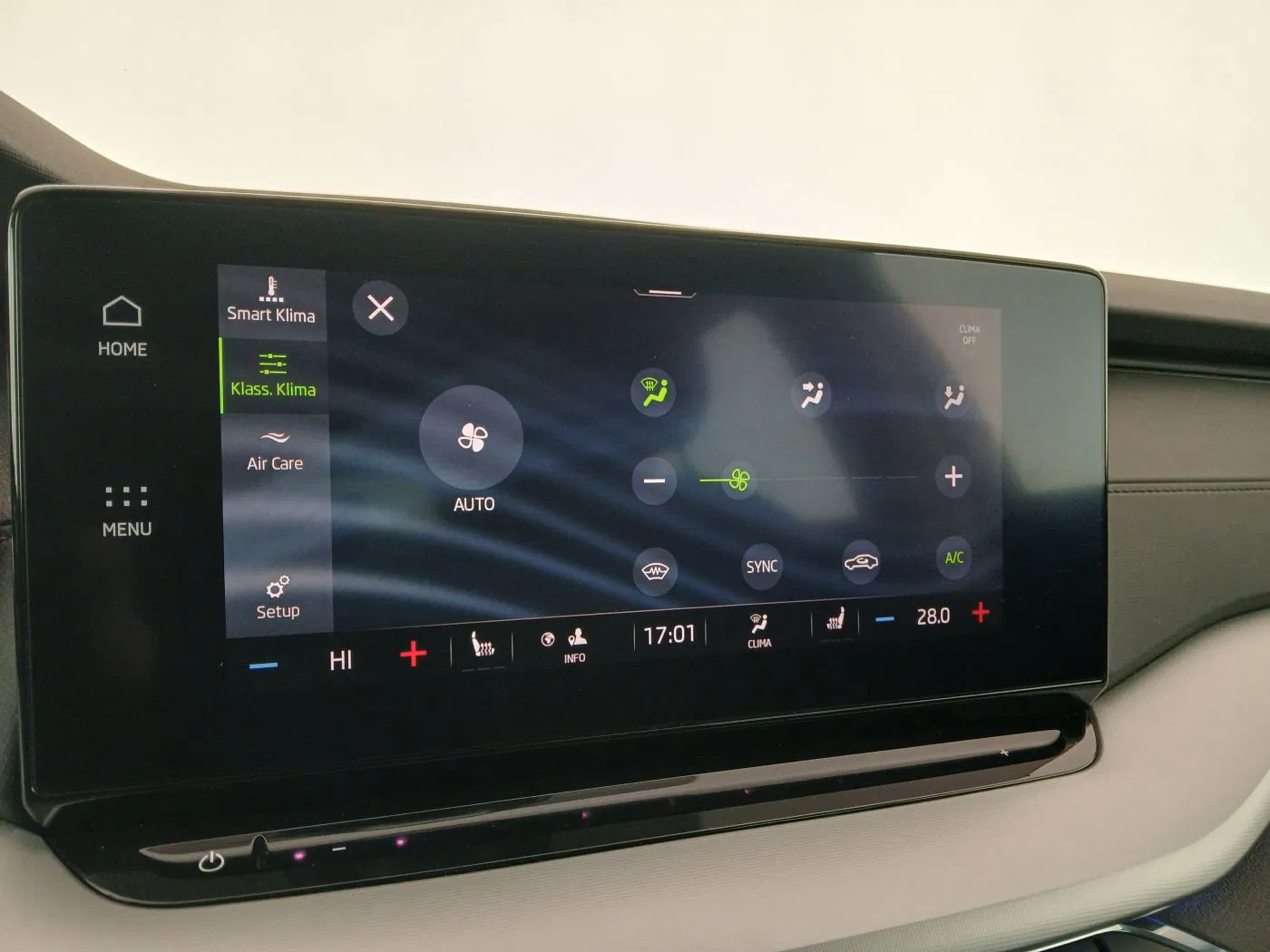 Skoda Octavia Combi 2.0 TDI Ambition | Bild 21 von 23