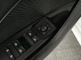 Skoda Octavia Combi 2.0 TDI Premium | Thumbnail 11 von 30