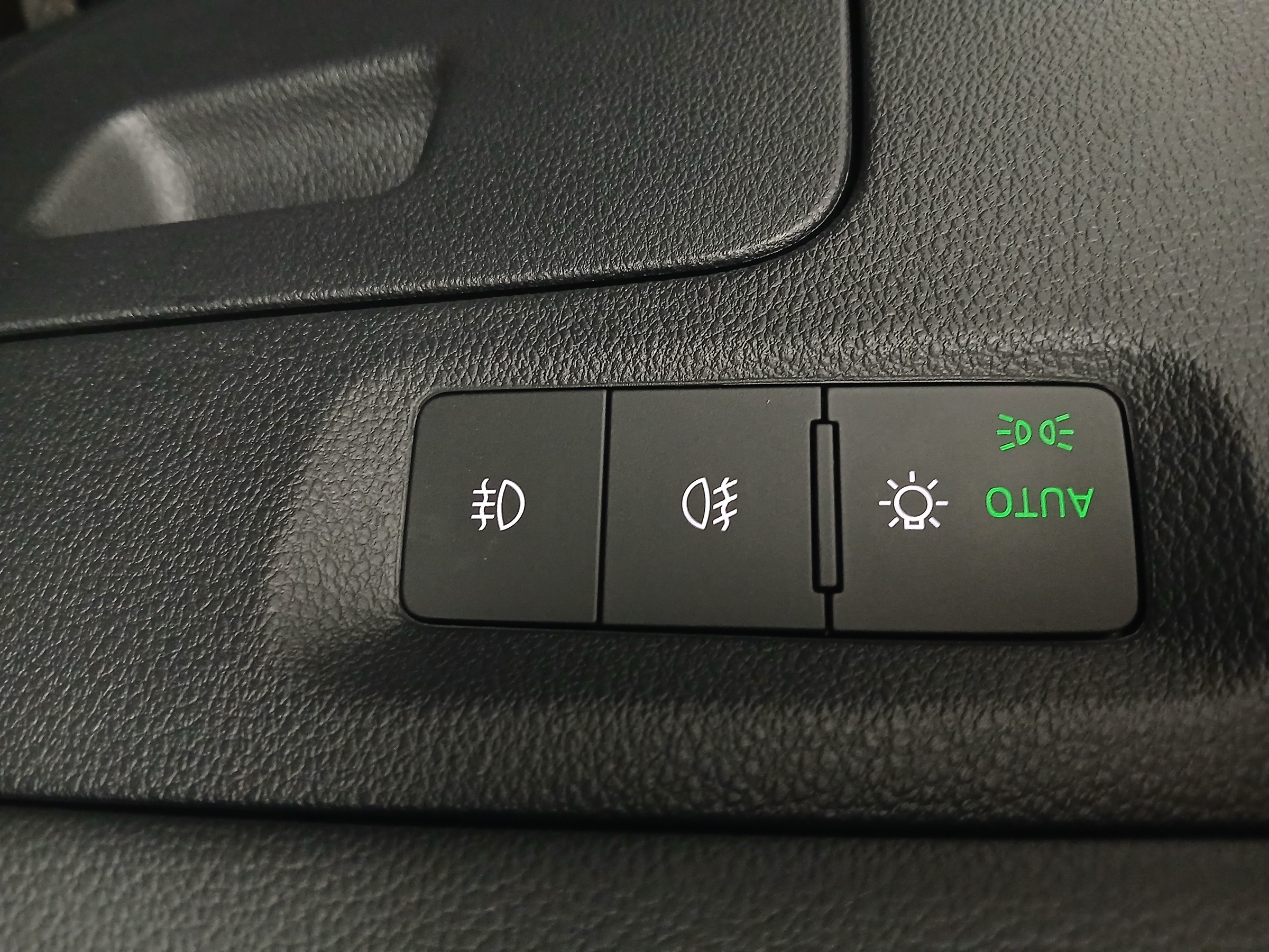 Skoda Octavia Combi 2.0 TDI Premium | Bild 12 von 30