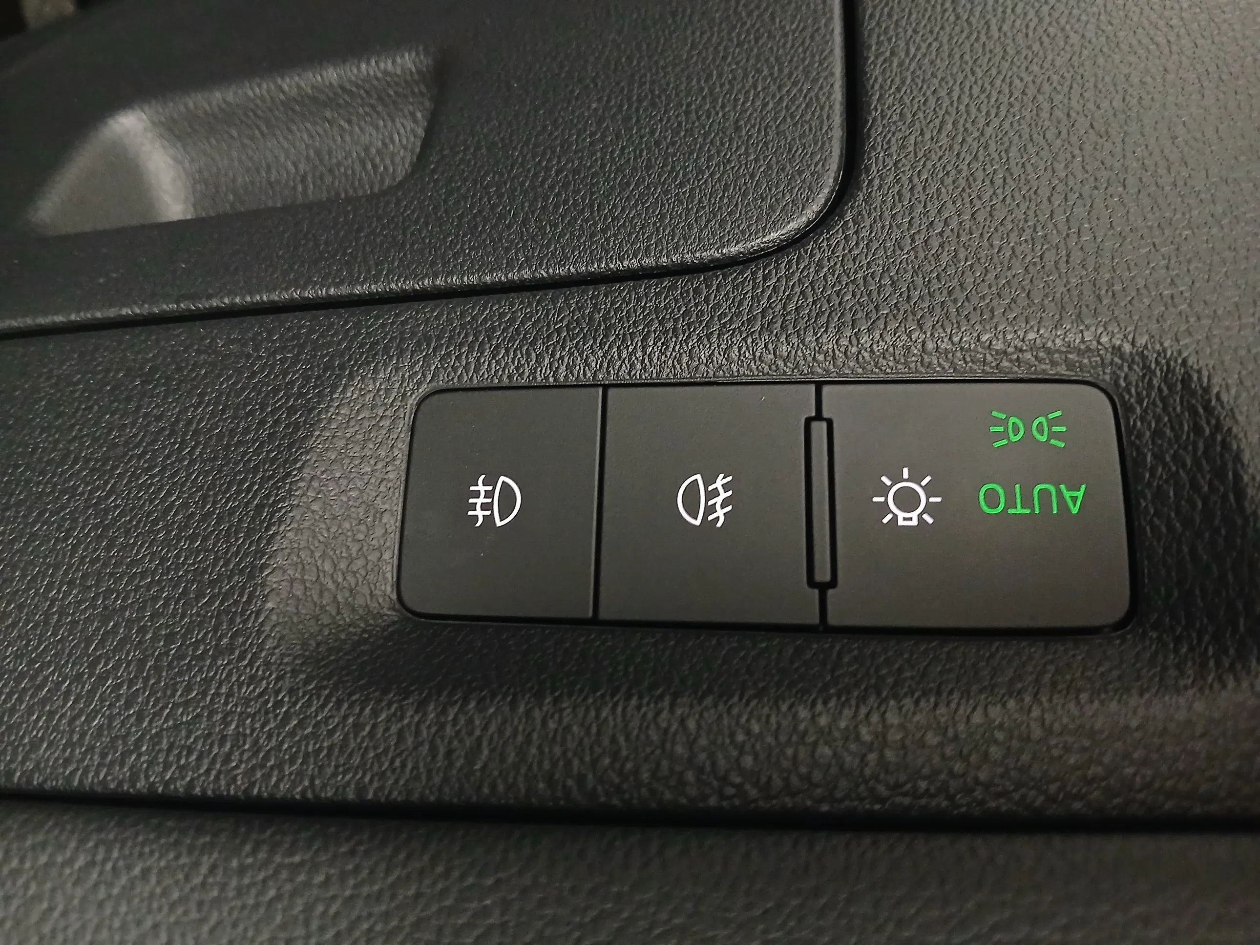 Skoda Octavia Combi 2.0 TDI Premium | Bild 12 von 30