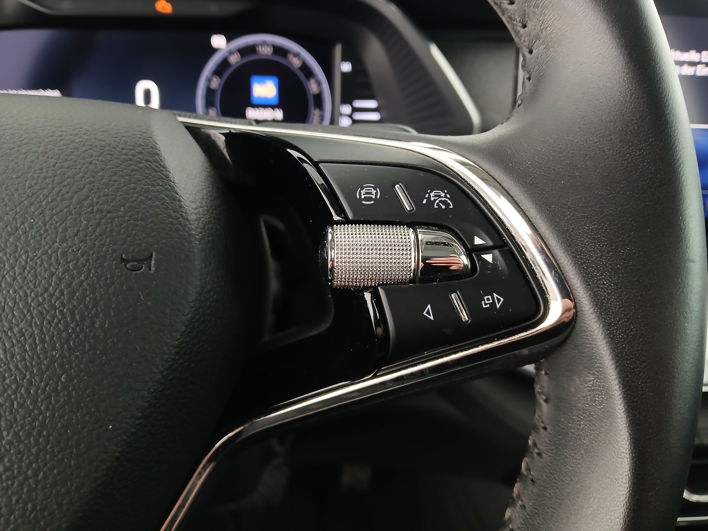 Skoda Octavia Combi 2.0 TDI Premium | Bild 17 von 30