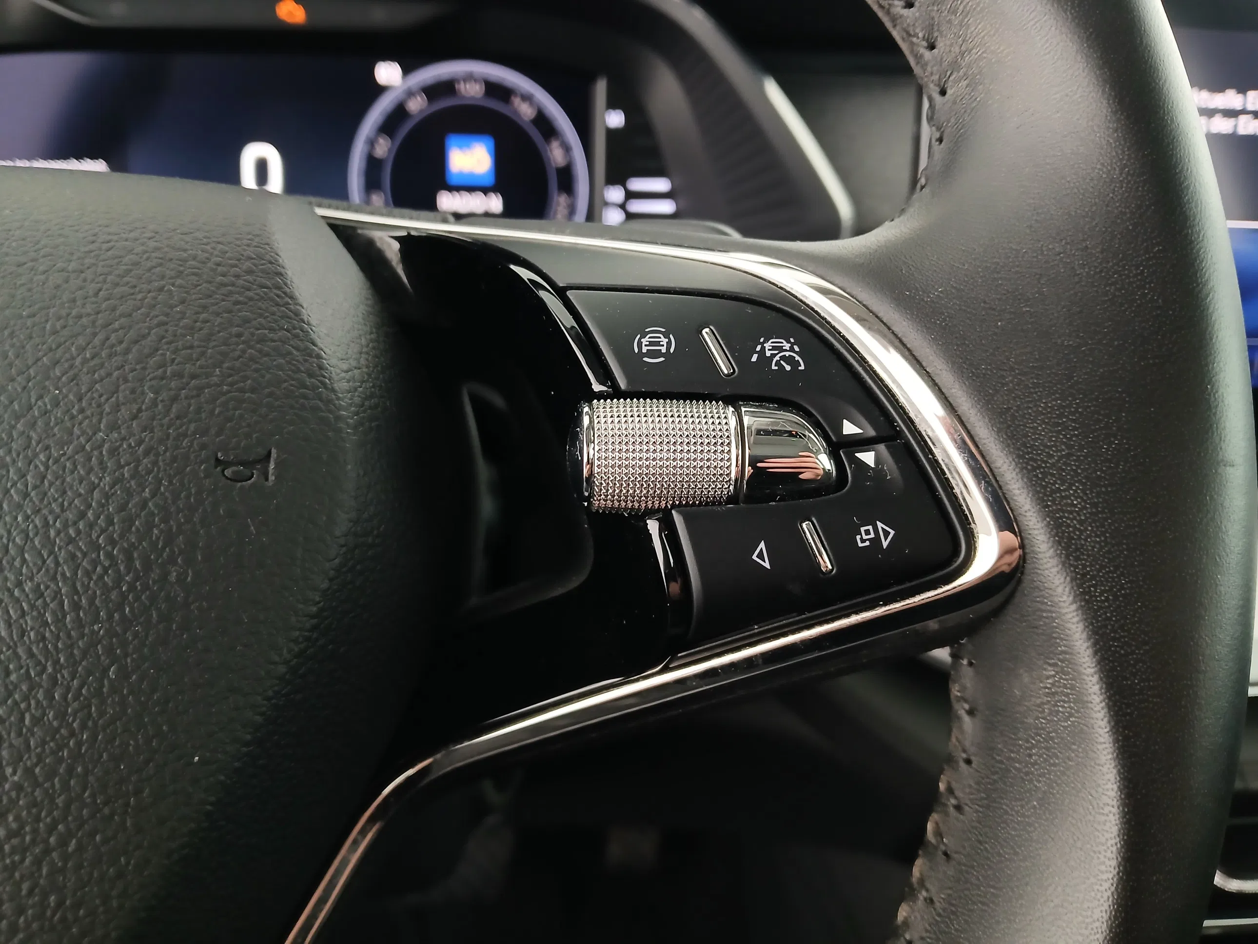 Skoda Octavia Combi 2.0 TDI Premium | Bild 17 von 30