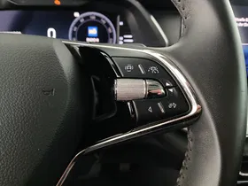 Skoda Octavia Combi 2.0 TDI Premium | Thumbnail 17 von 30