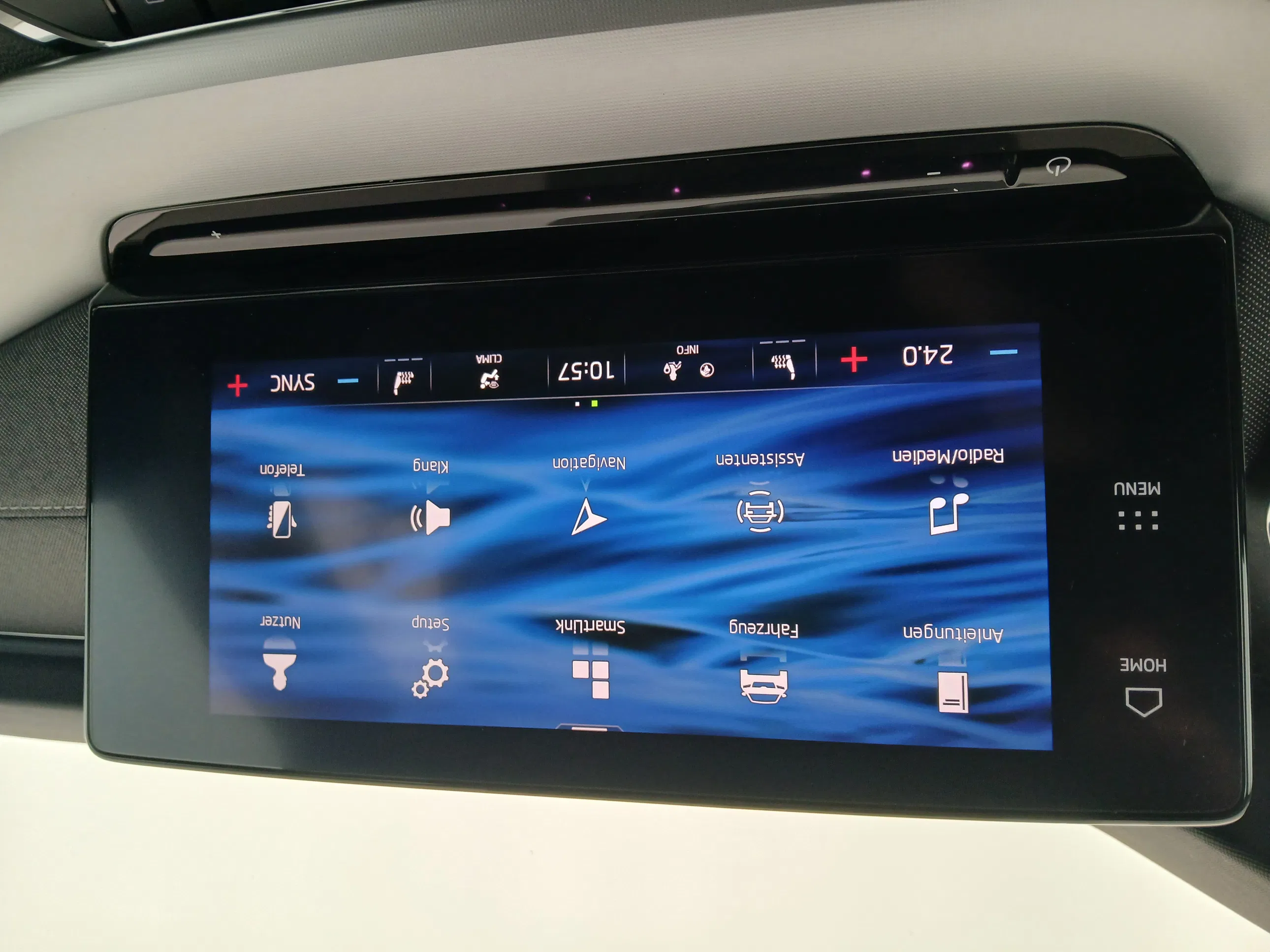 Skoda Octavia Combi 2.0 TDI Premium | Bild 20 von 30