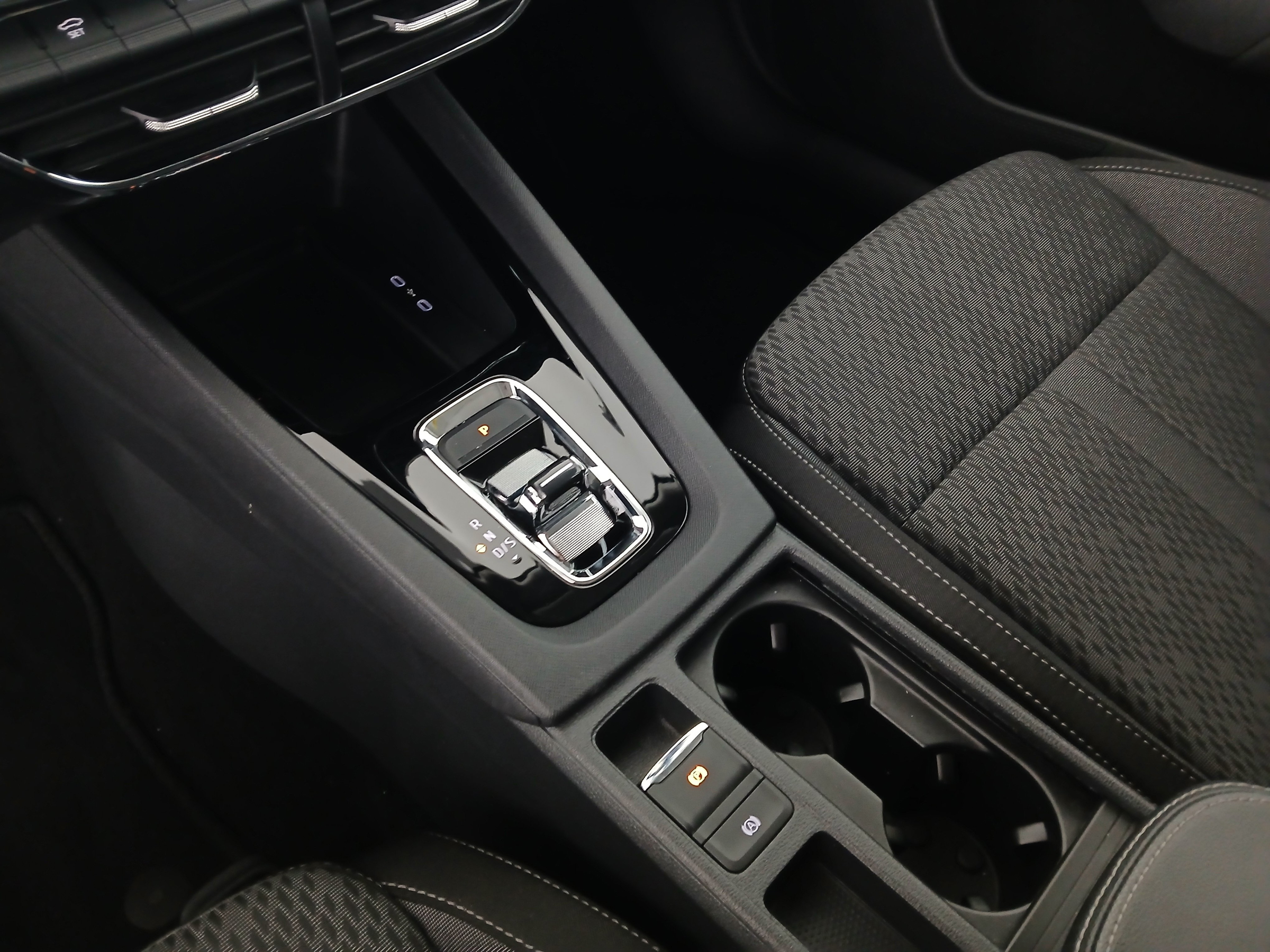 Skoda Octavia Combi 2.0 TDI Premium | Bild 26 von 30