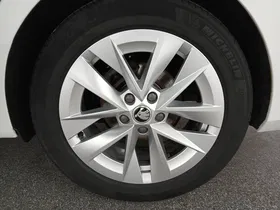 Skoda Octavia Combi 2.0 TDI Premium | Thumbnail 9 von 30
