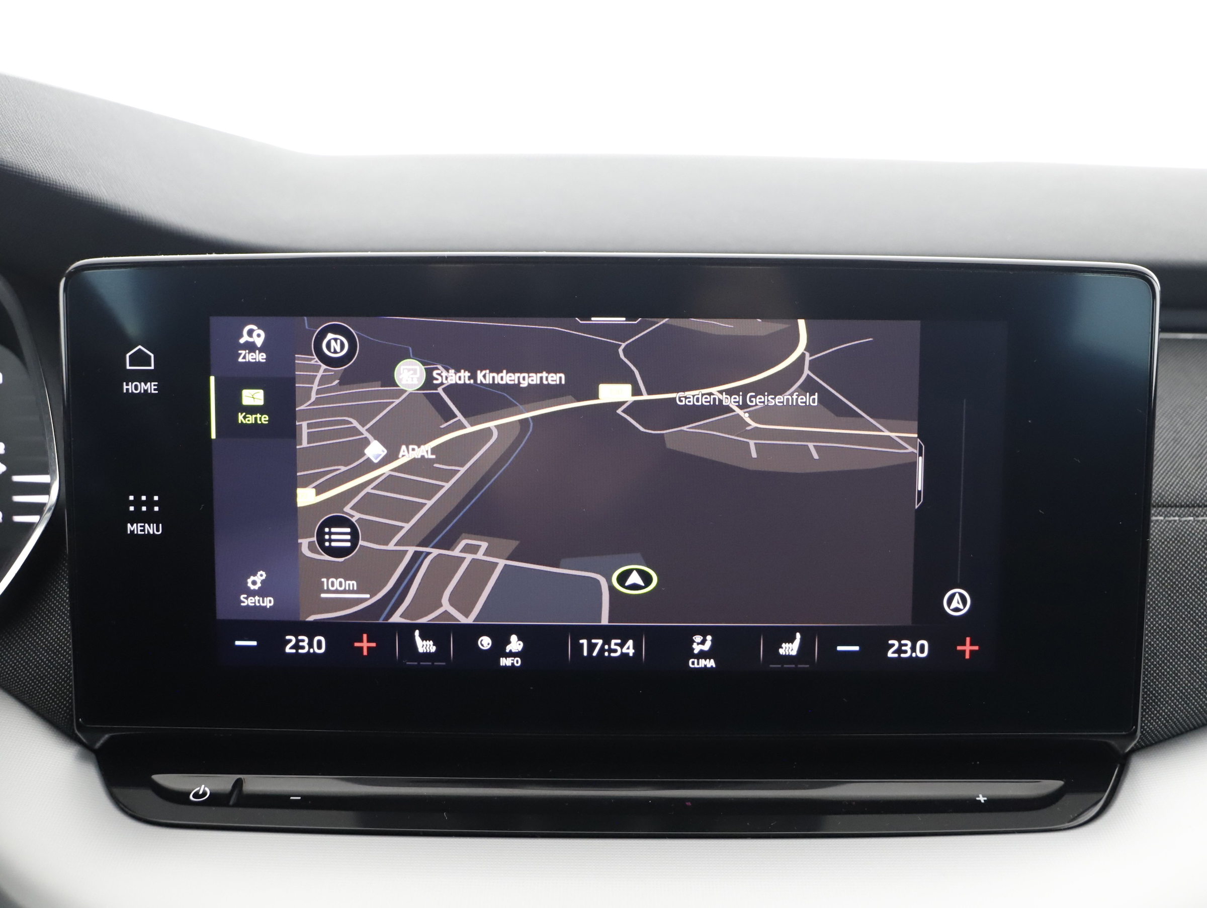 Skoda Octavia Combi 2.0 TDI DSG | Bild 15 von 20