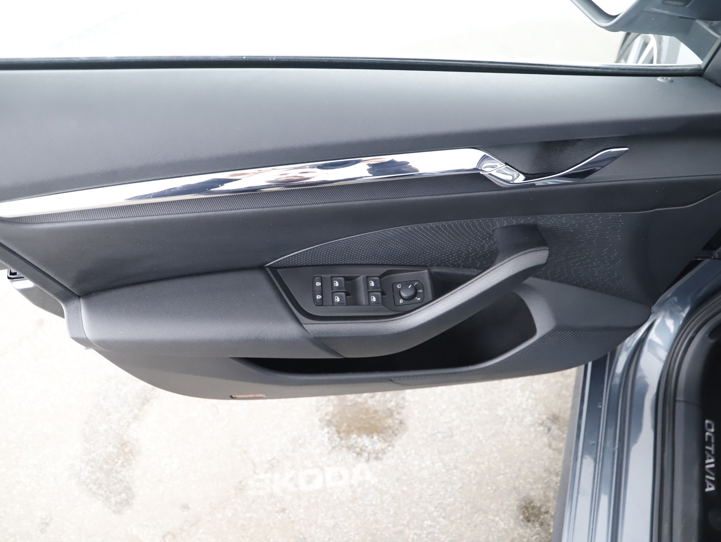 Skoda Octavia Combi 2.0 TDI DSG | Bild 4 von 20