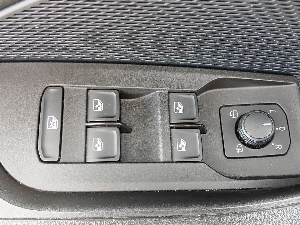 Skoda Octavia Combi 2.0 TDI Ambition | Bild 8 von 25