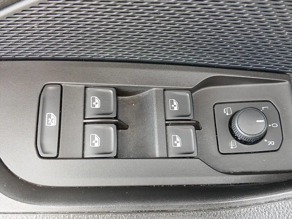 Skoda Octavia Combi 2.0 TDI Ambition | Bild 8 von 25
