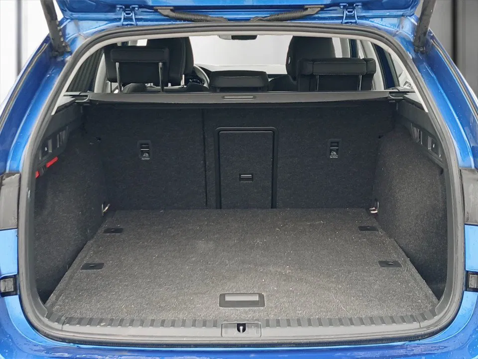Skoda Octavia Combi 2.0 TDI DSG Style | Bild 20 von 21
