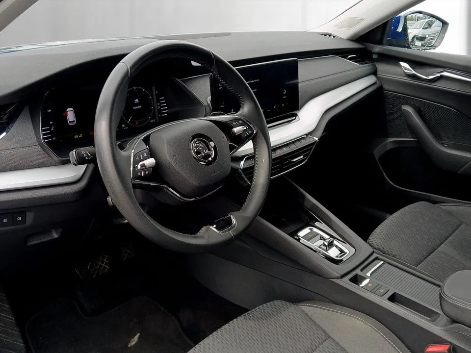 Skoda Octavia Combi 2.0 TDI DSG Style | Bild 10 von 21