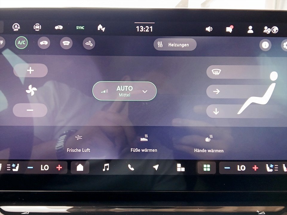 Skoda Octavia Combi 2.0 TDI W Selection | Bild 23 von 27
