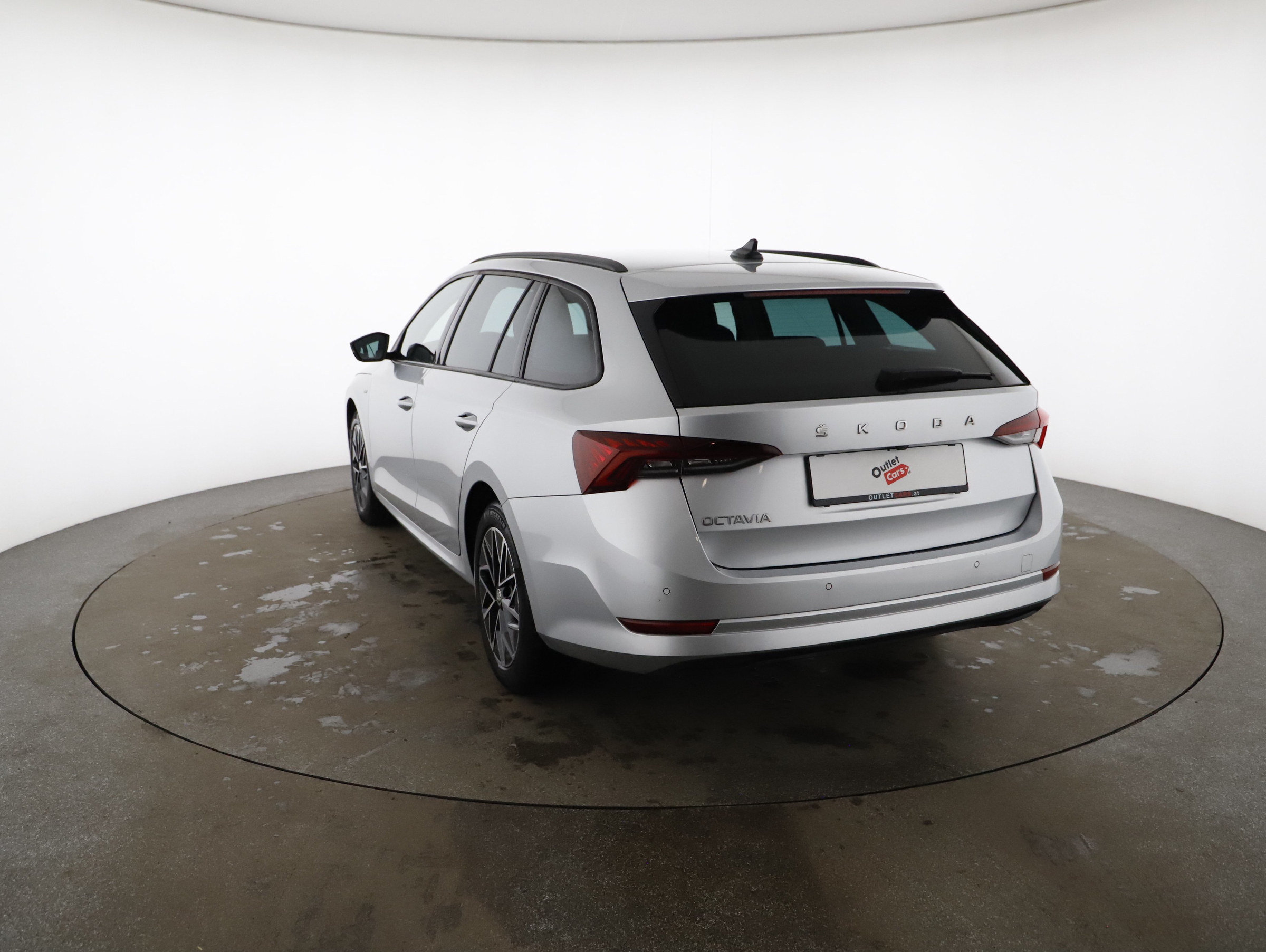 Skoda Octavia Combi 2.0 TDI Ambition | Bild 17 von 21