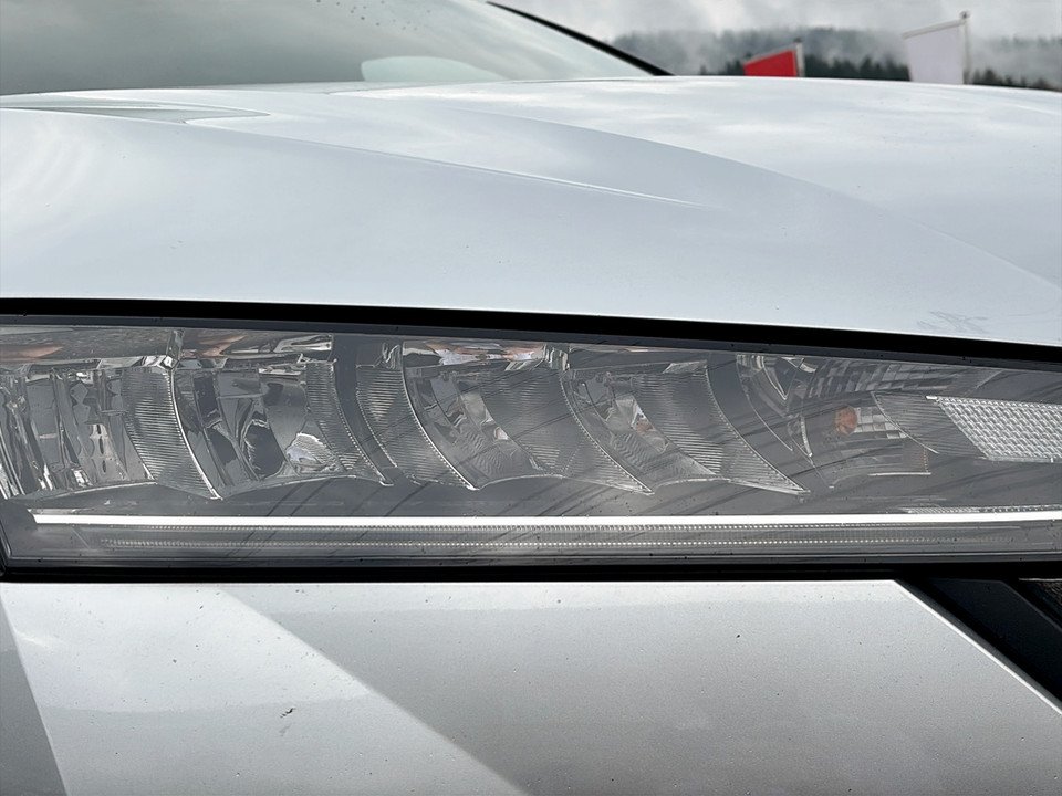 Skoda Octavia Combi 2.0 TDI Style | Bild 7 von 25