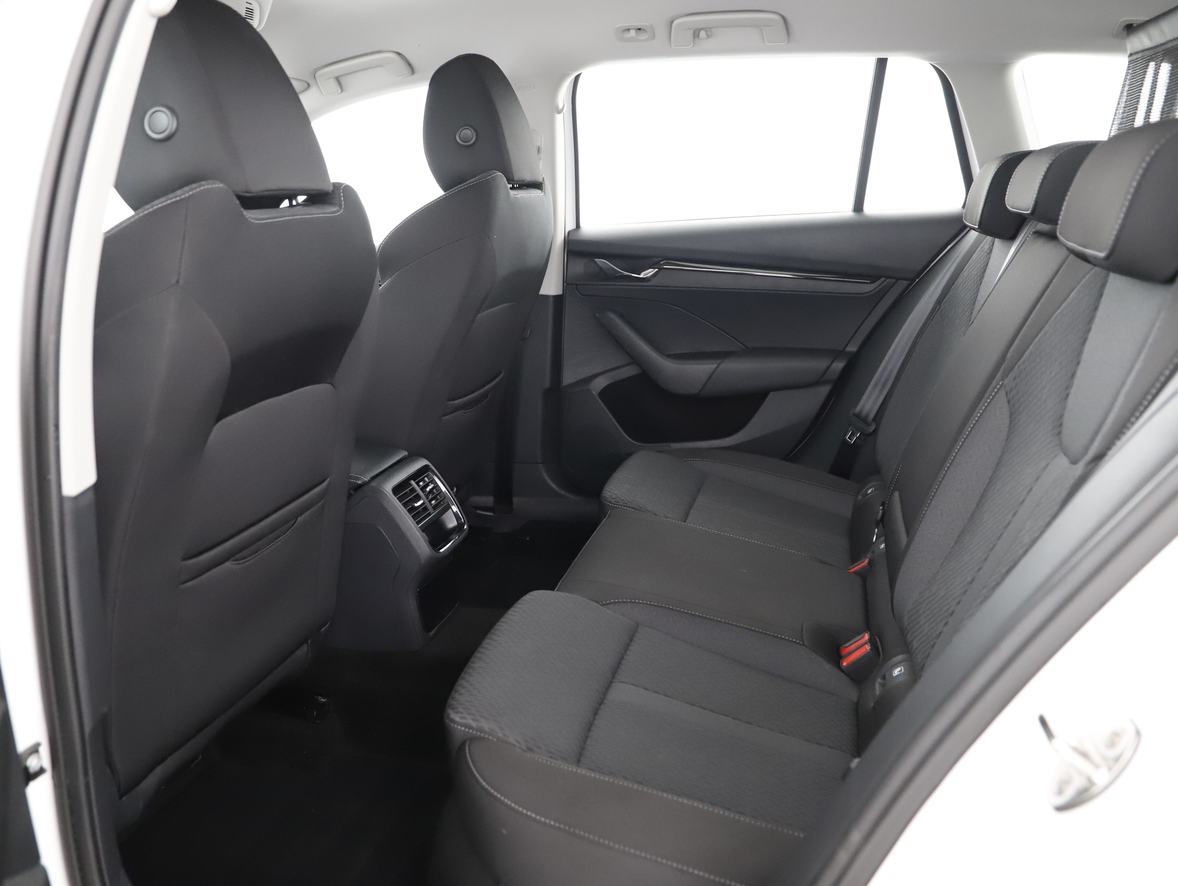 Skoda Octavia Combi 2.0 TDI Ambition | Bild 10 von 24