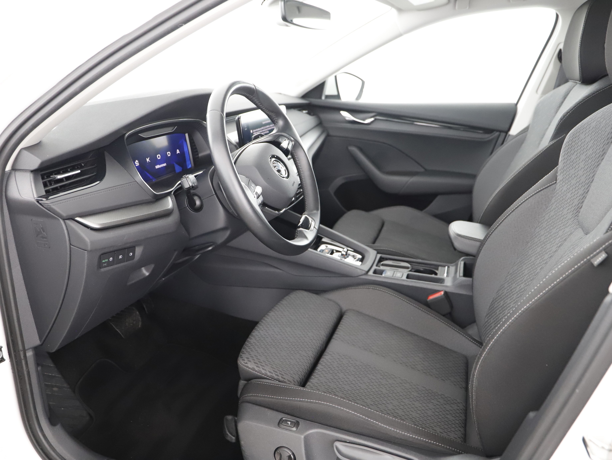 Skoda Octavia Combi 2.0 TDI Ambition | Bild 11 von 24