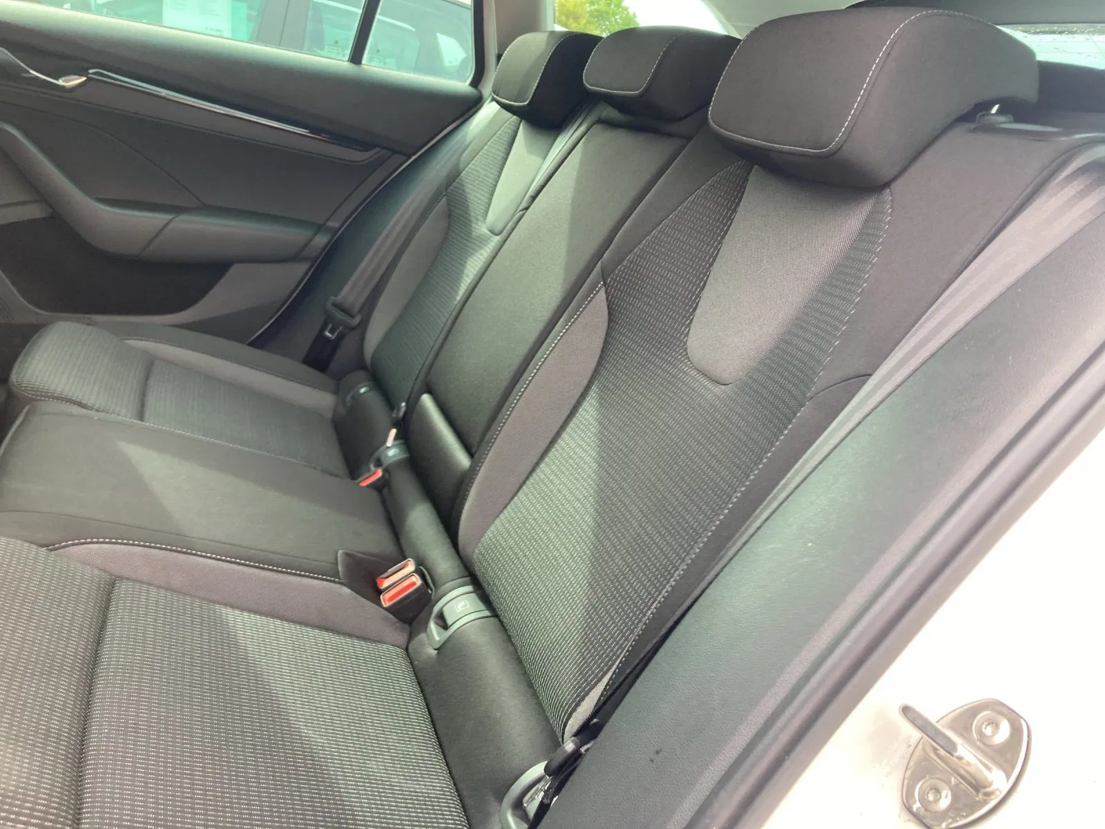 Skoda OCTAVIA Combi Ambition TDI | Bild 14 von 31