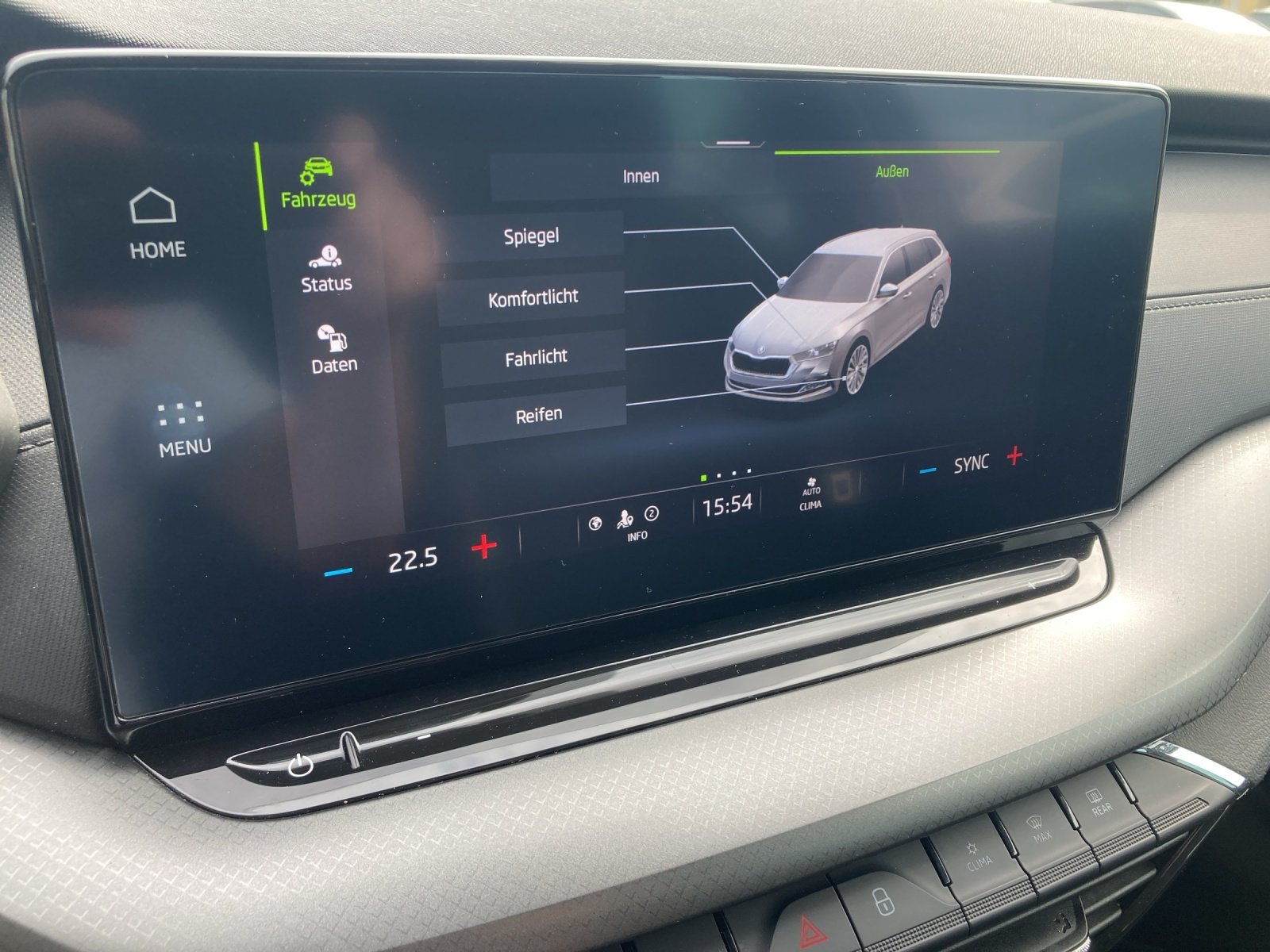 Skoda OCTAVIA Combi Ambition TDI | Bild 16 von 31