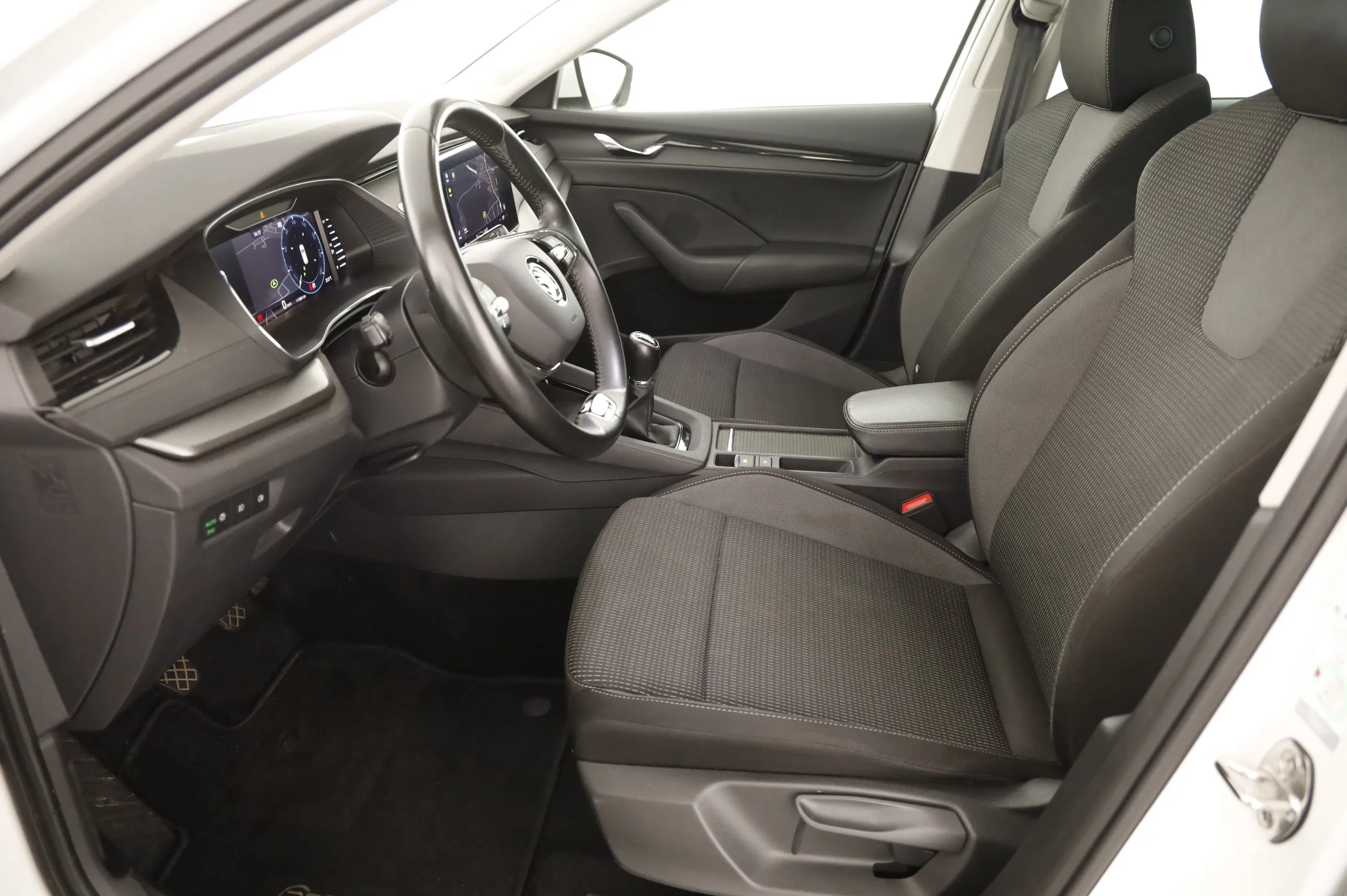 Skoda OCTAVIA Combi Ambition TDI | Bild 18 von 31