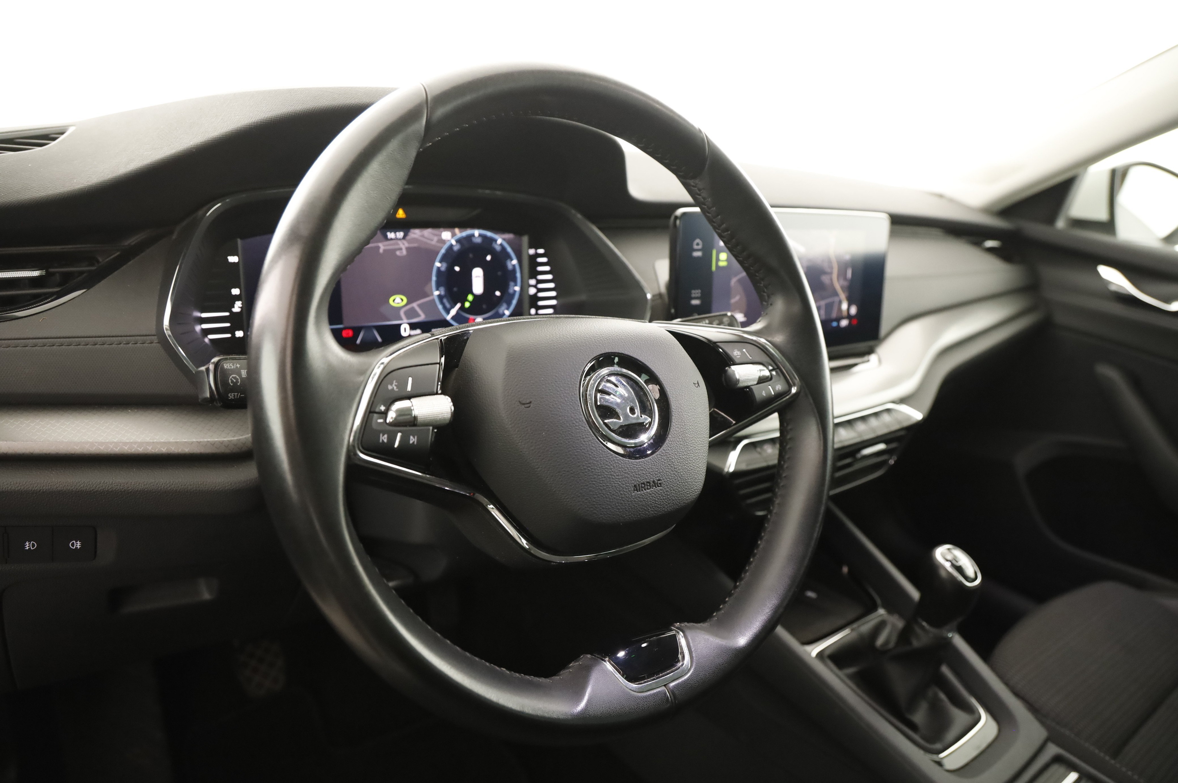 Skoda OCTAVIA Combi Ambition TDI | Bild 21 von 31