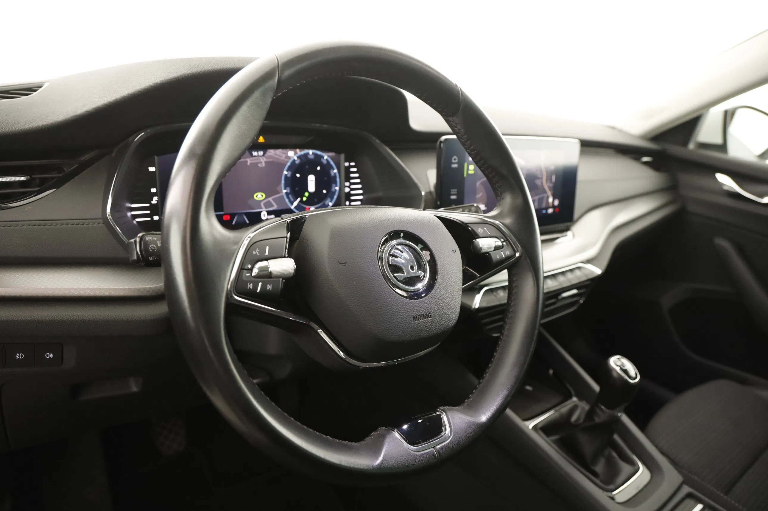 Skoda OCTAVIA Combi Ambition TDI | Bild 21 von 31