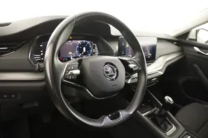 Skoda OCTAVIA Combi Ambition TDI | Thumbnail 21 von 31