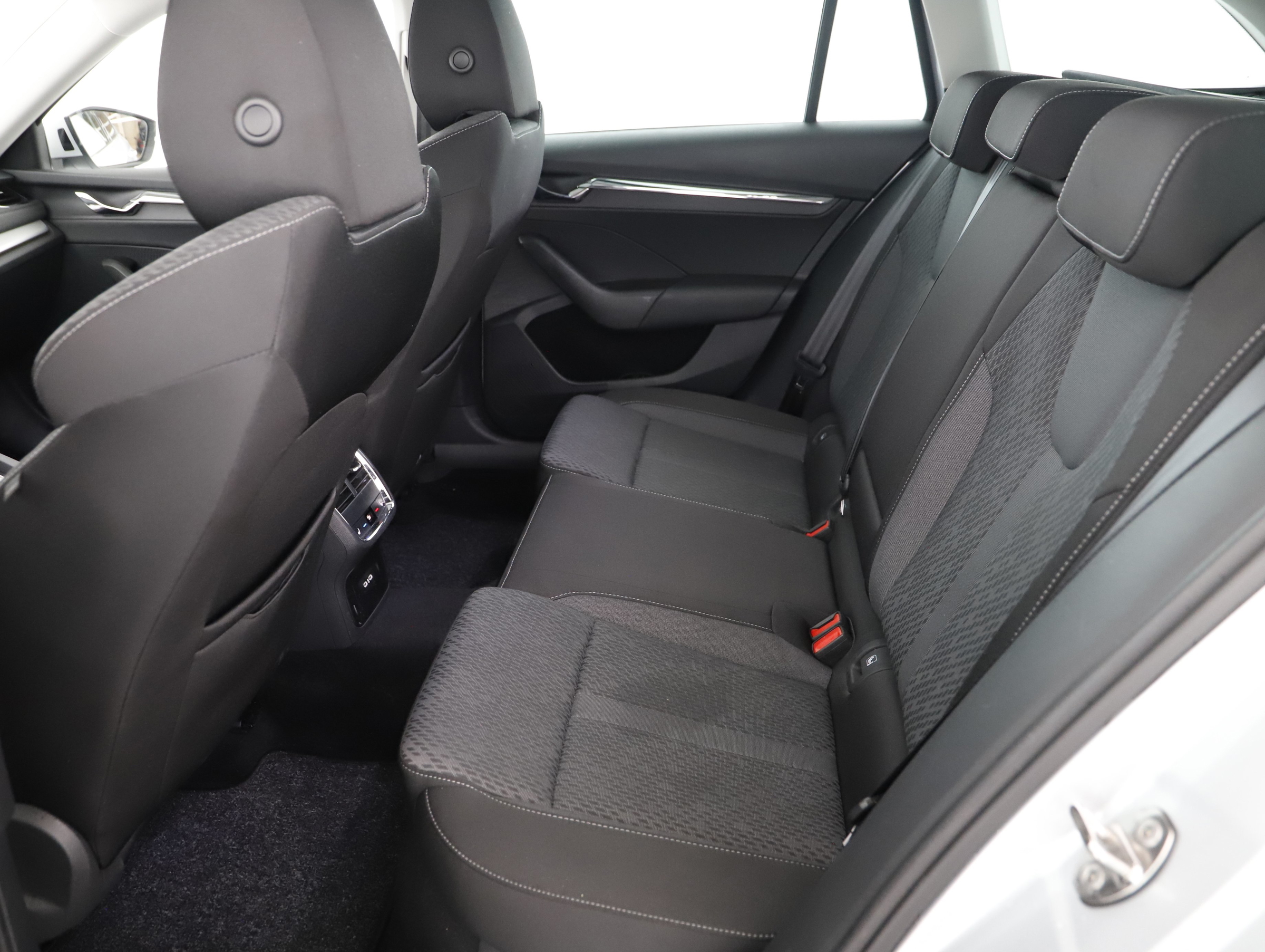 Skoda Octavia Combi 2.0 TDI Style | Bild 18 von 23